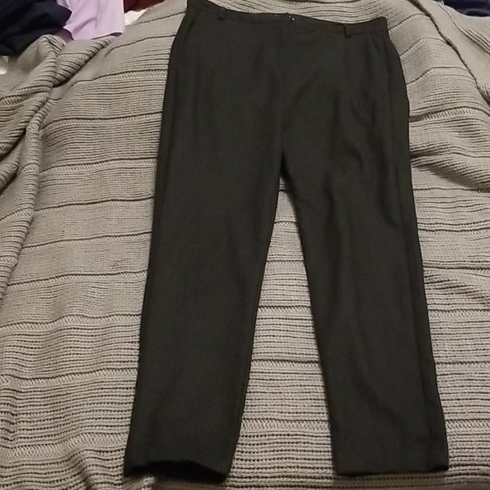 Grey pinstripe ankle length pants, size 4